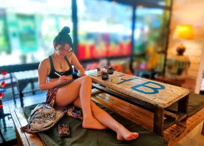 Back Backpackers Hostel