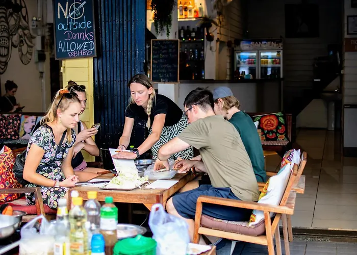 旅馆 Back Backpackers *