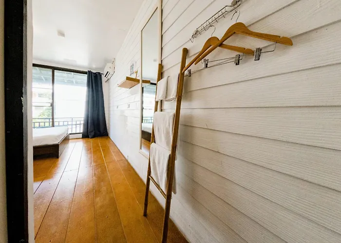 Back Backpackers Hostel *